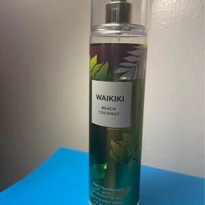 Bath and Body Waikiki beach coconut body spray
